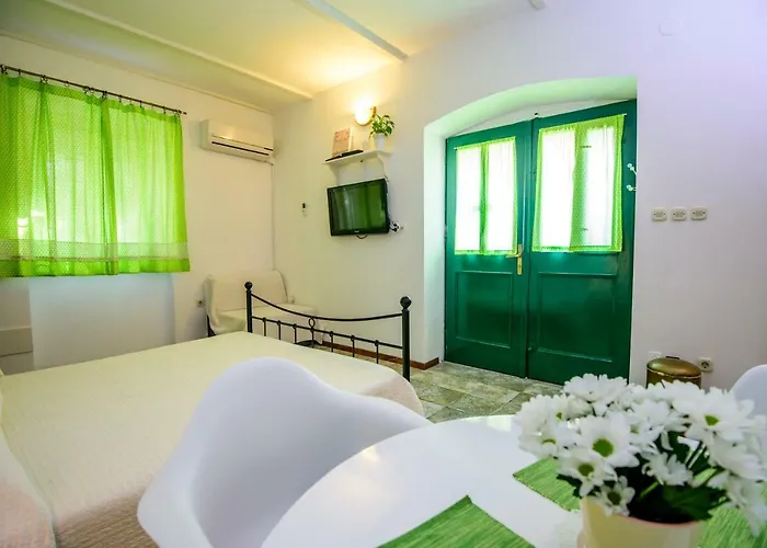 Rustica Apartments